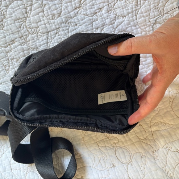 Lululemon Black Camouflage Belt Bag - Picture 3 of 4